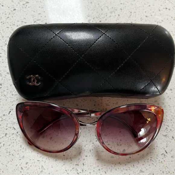 🌴😎Channel Sunglasses.  dainty pink CHANNEL Sunglasses! NEW WITH CASE 🌴😎😎🥰🥰🥰 - Picture 3 of 5